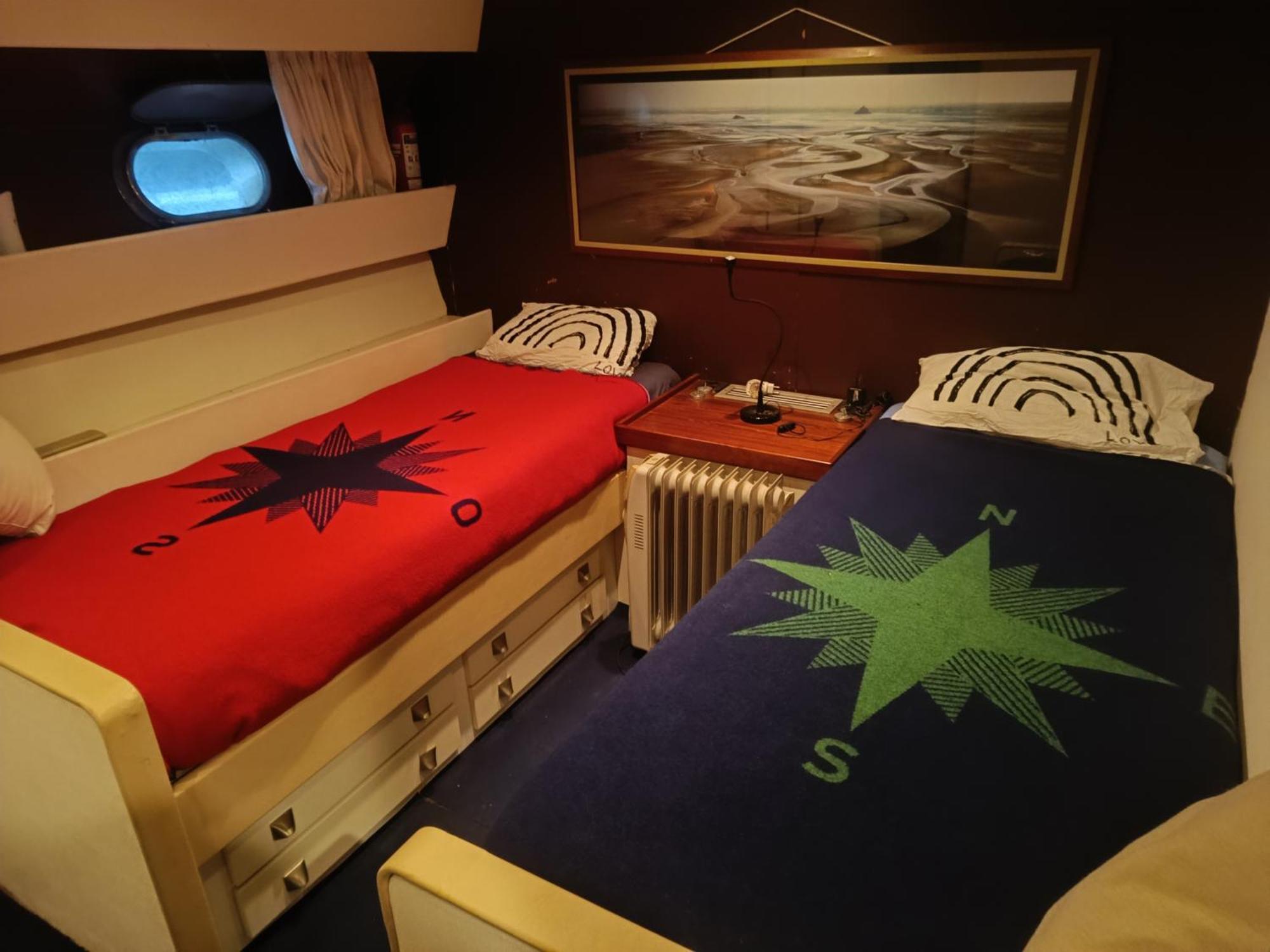Amazing Boat To Sleep In Barcelona Hotel Sant Adrià de Besòs Eksteriør billede